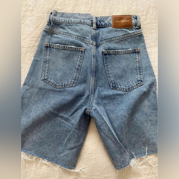 Zara 90’s Bermuda Shorts - Picture 2 of 5